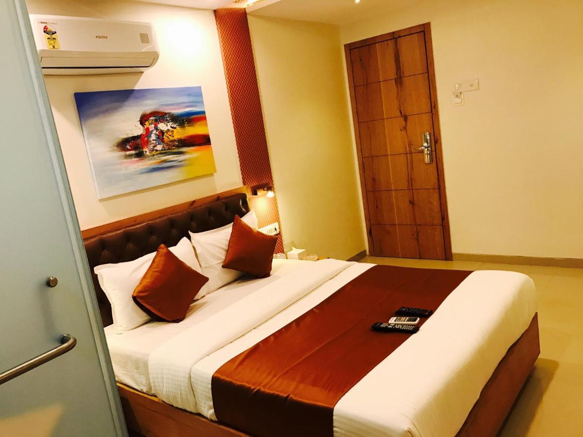 Hotel Grandeur Bombay Extérieur photo